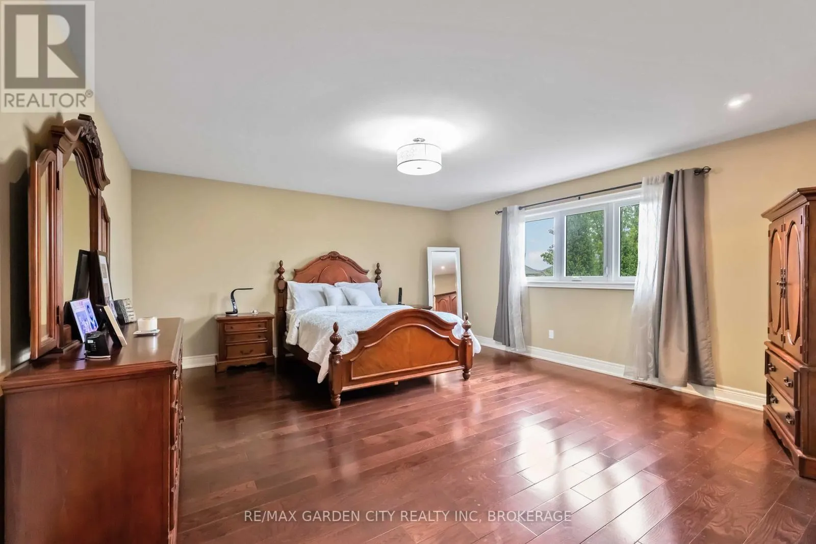 8625 ANGIE DRIVE
