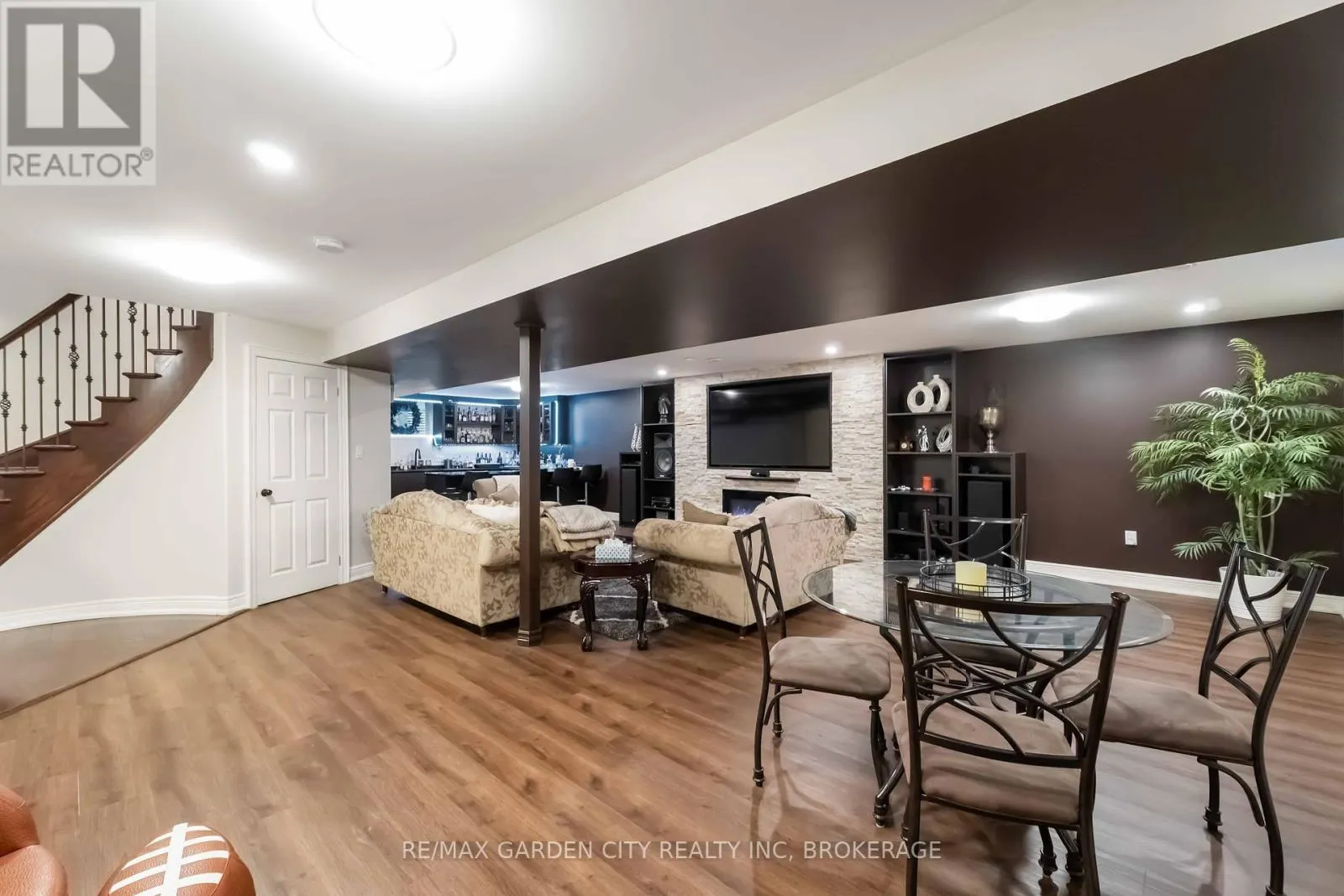 8625 ANGIE DRIVE