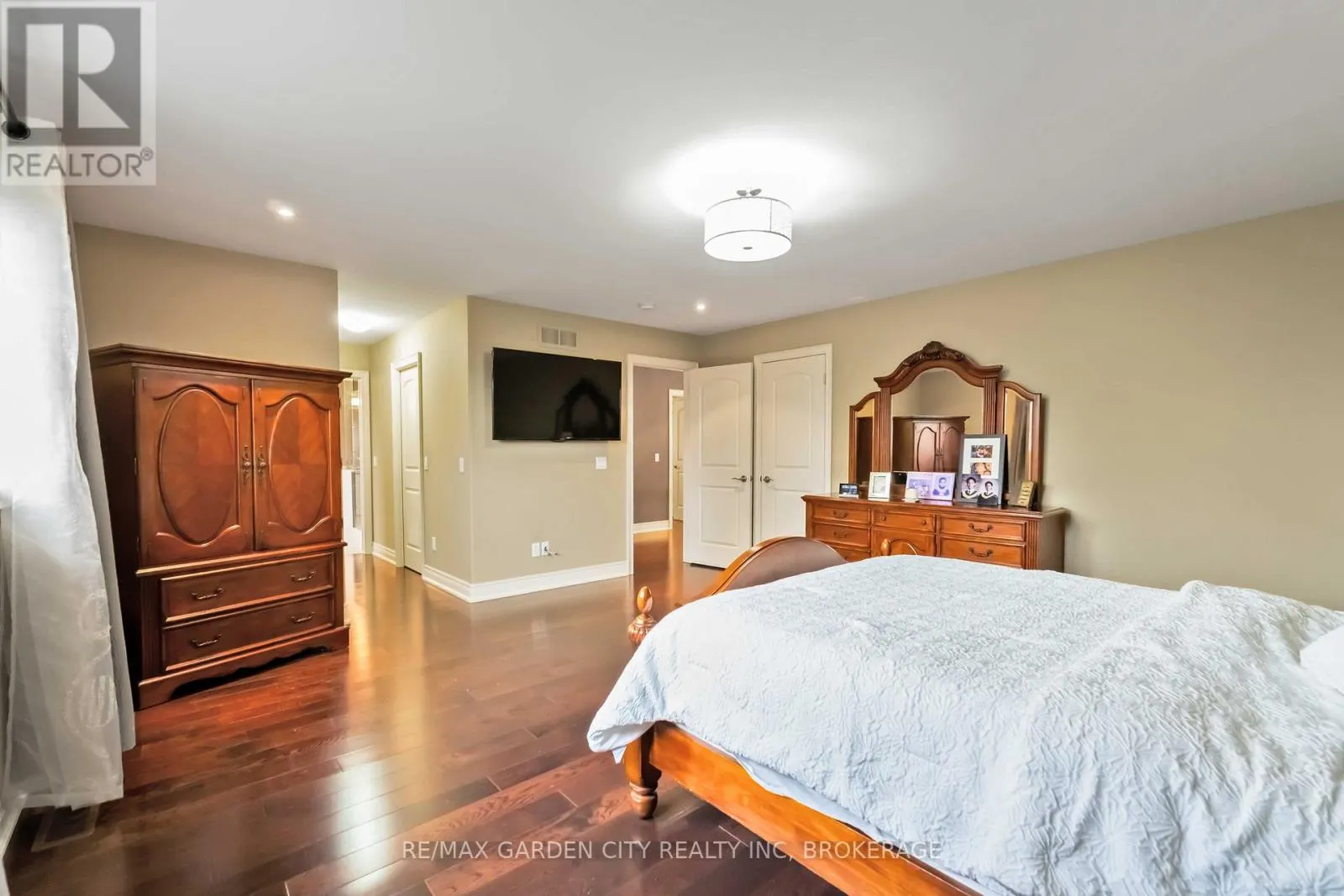 8625 ANGIE DRIVE