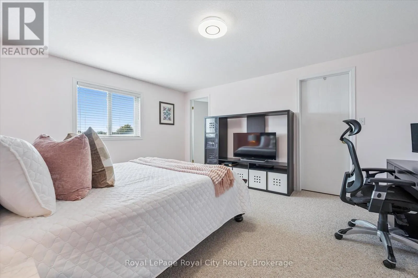 26 HASLER CRESCENT