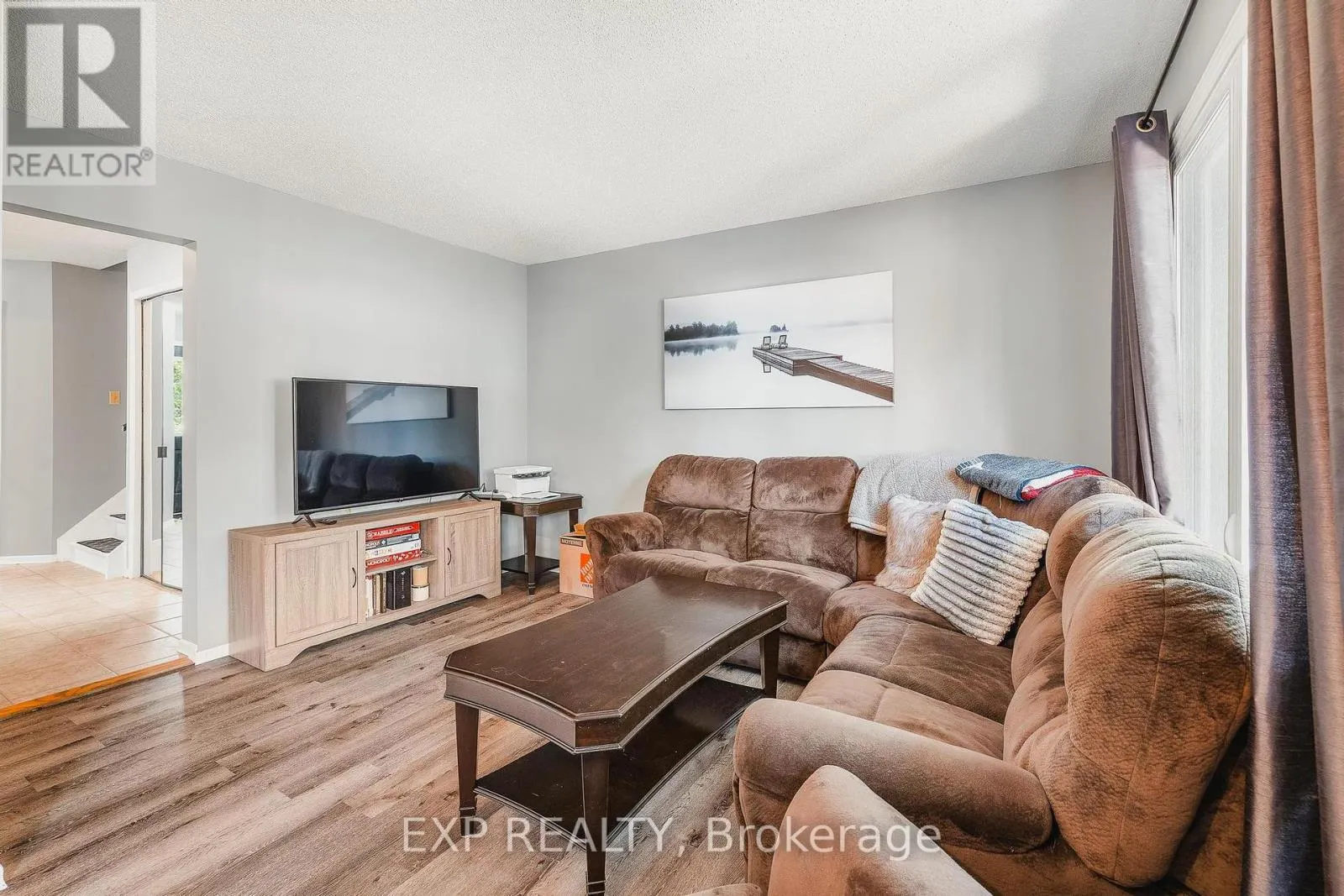 6 - 445 KINGSCOURT DRIVE