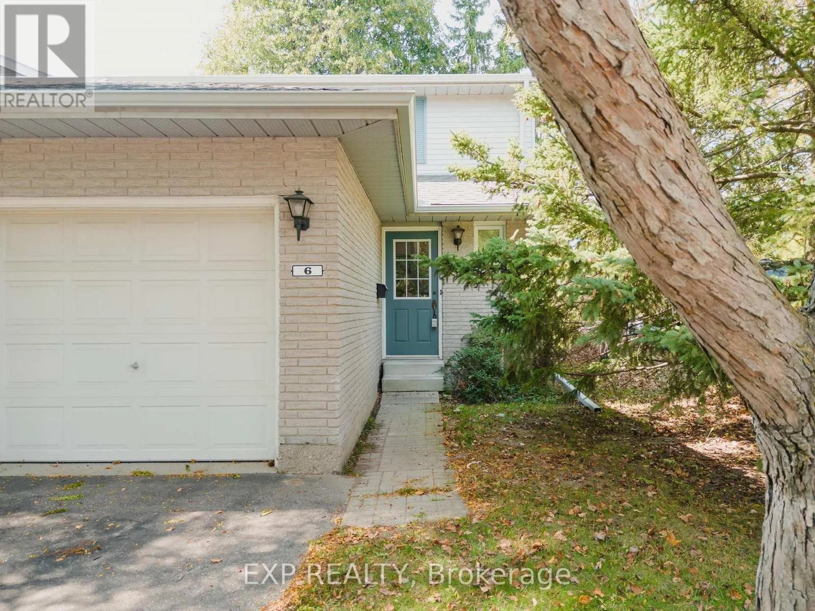 6 - 445 KINGSCOURT DRIVE