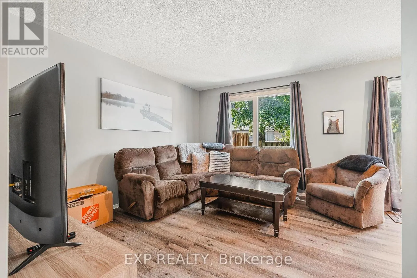 6 - 445 KINGSCOURT DRIVE