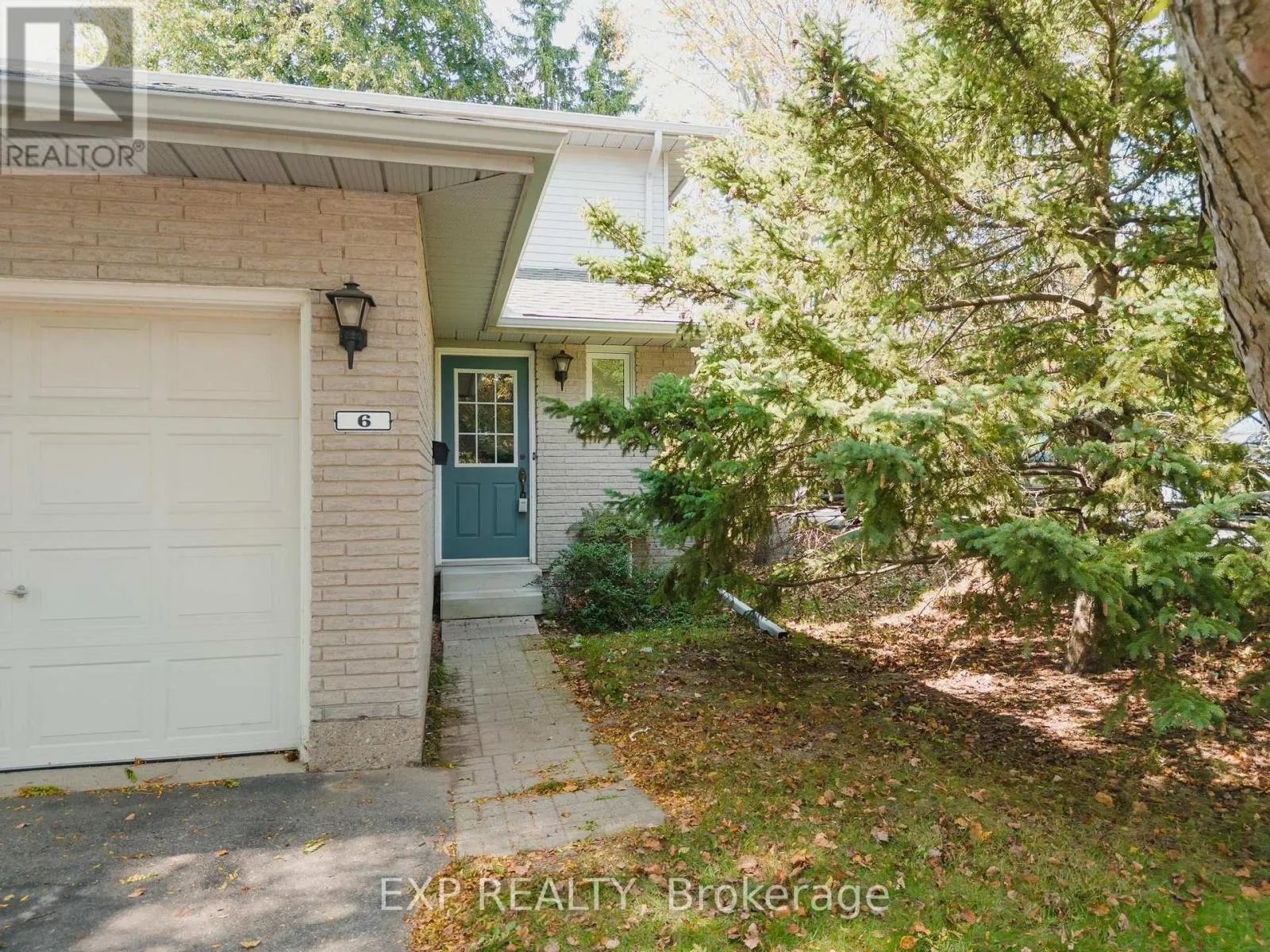 6 - 445 KINGSCOURT DRIVE