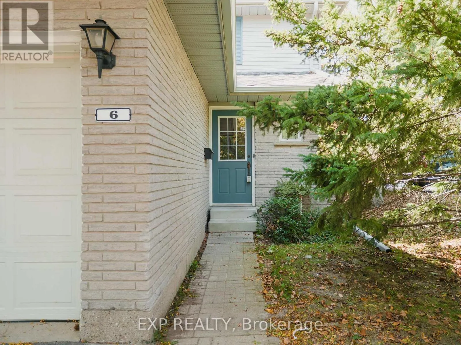 6 - 445 KINGSCOURT DRIVE