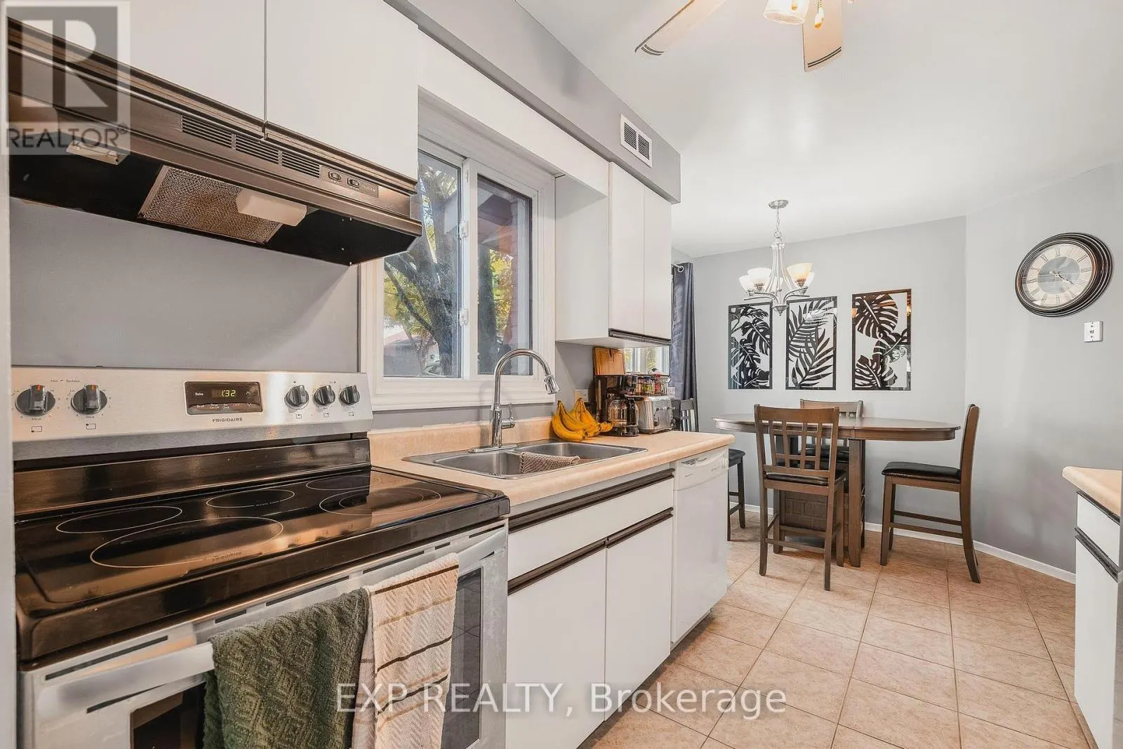 6 - 445 KINGSCOURT DRIVE
