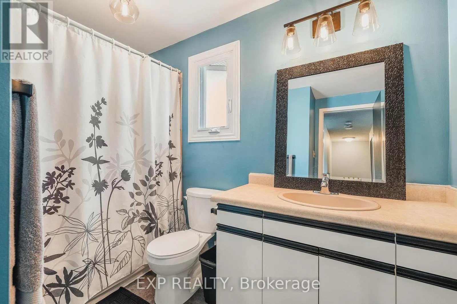 6 - 445 KINGSCOURT DRIVE