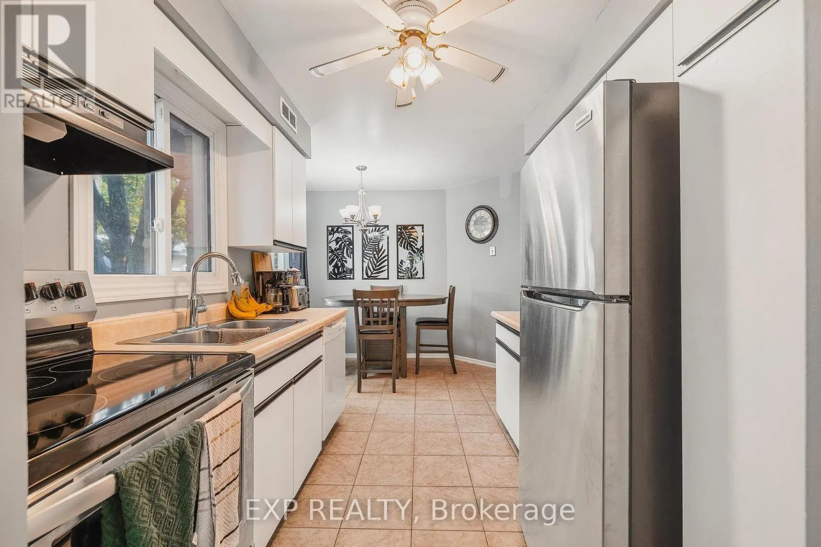 6 - 445 KINGSCOURT DRIVE