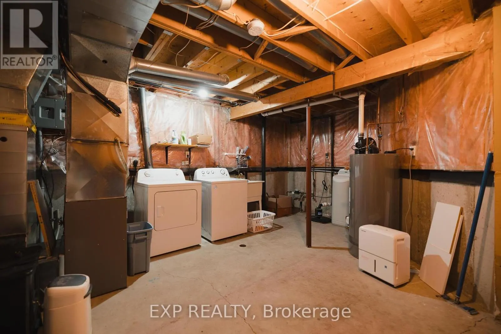 6 - 445 KINGSCOURT DRIVE