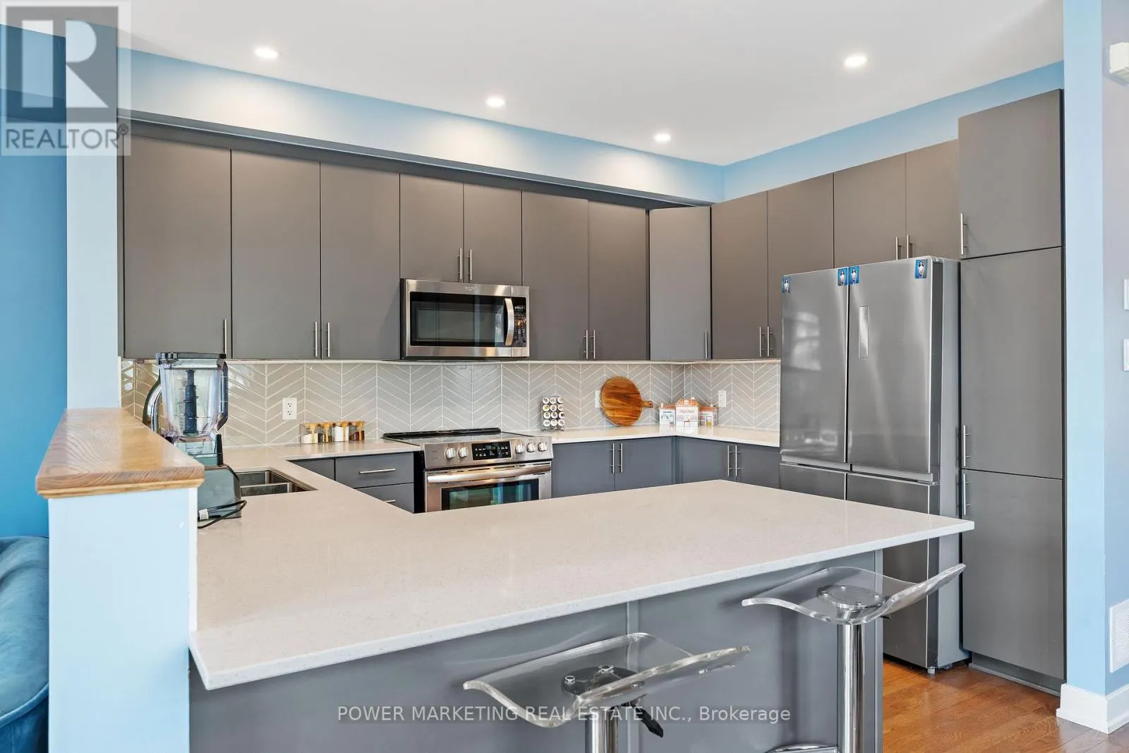 74 FINSBURY AVENUE