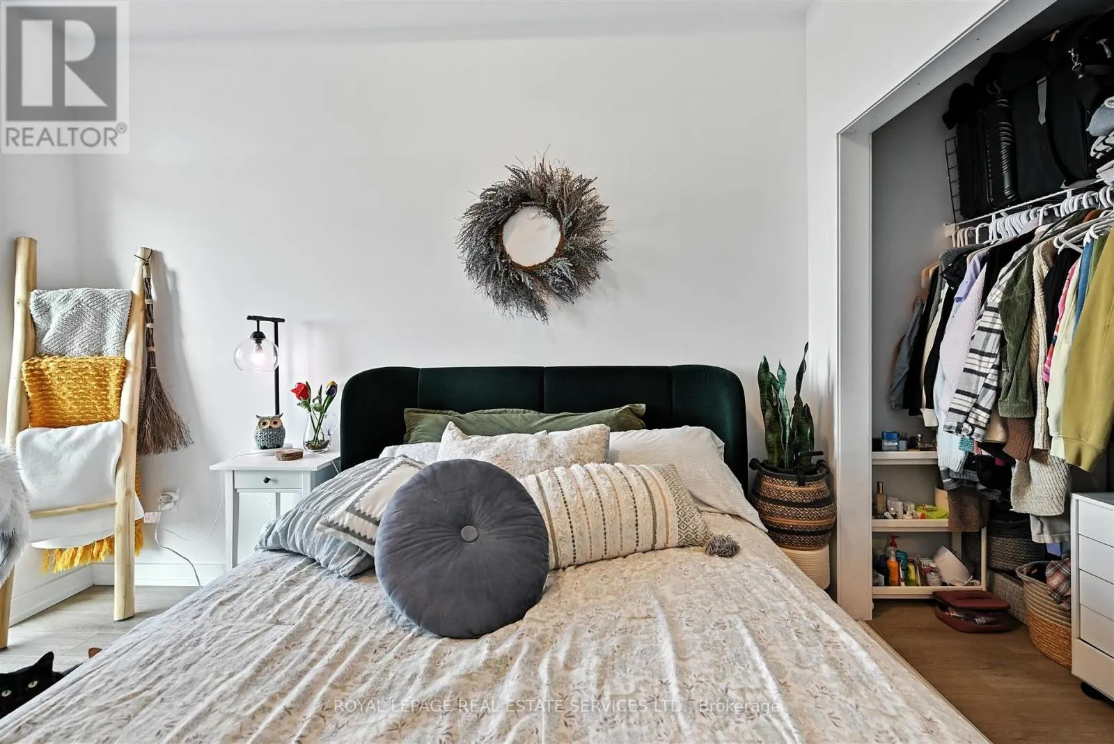 1204 - 460 DUNDAS STREET E
