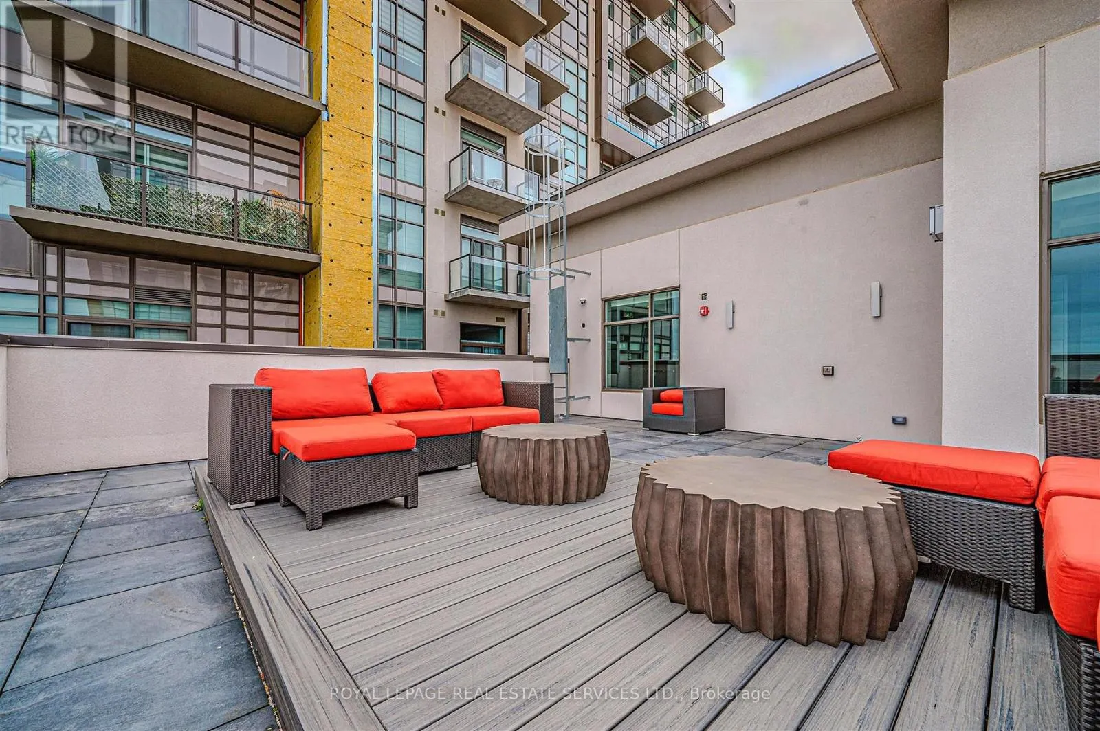 1204 - 460 DUNDAS STREET E