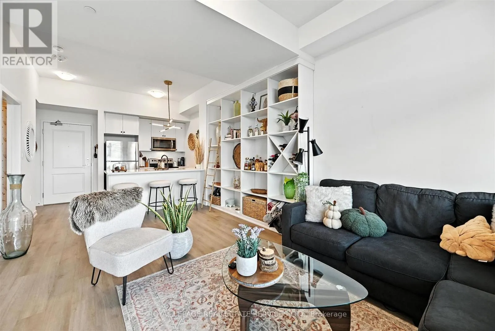 1204 - 460 DUNDAS STREET E