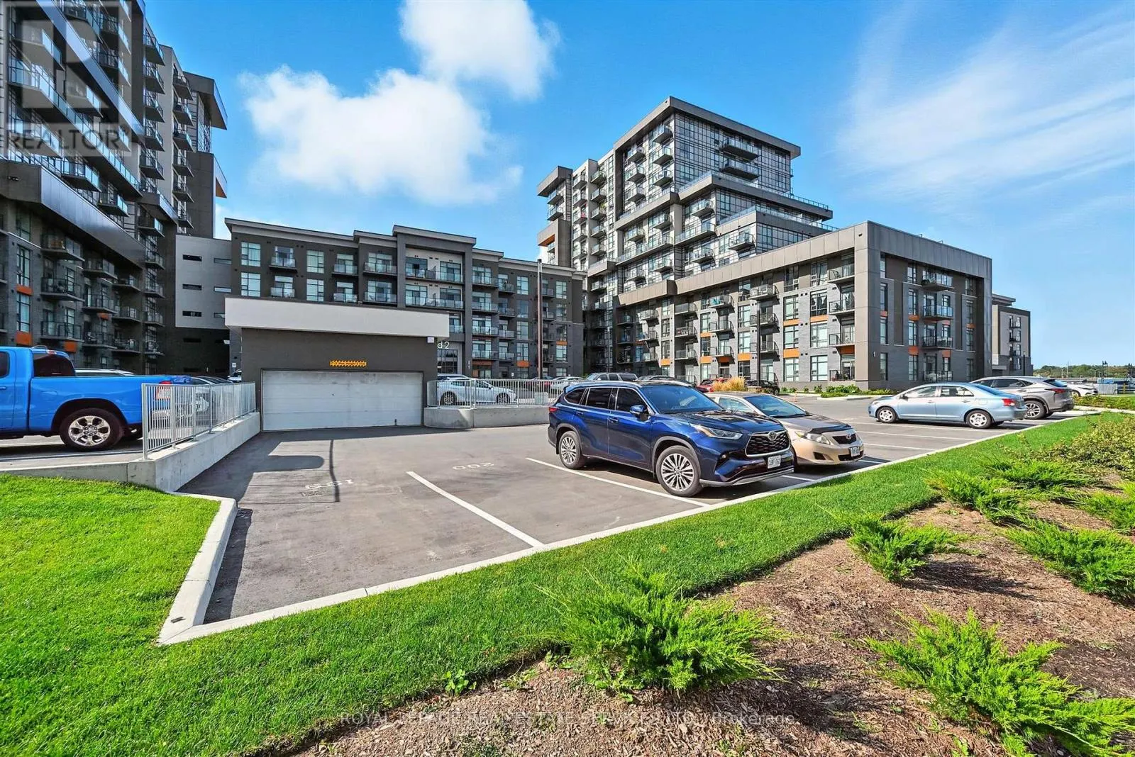 1204 - 460 DUNDAS STREET E