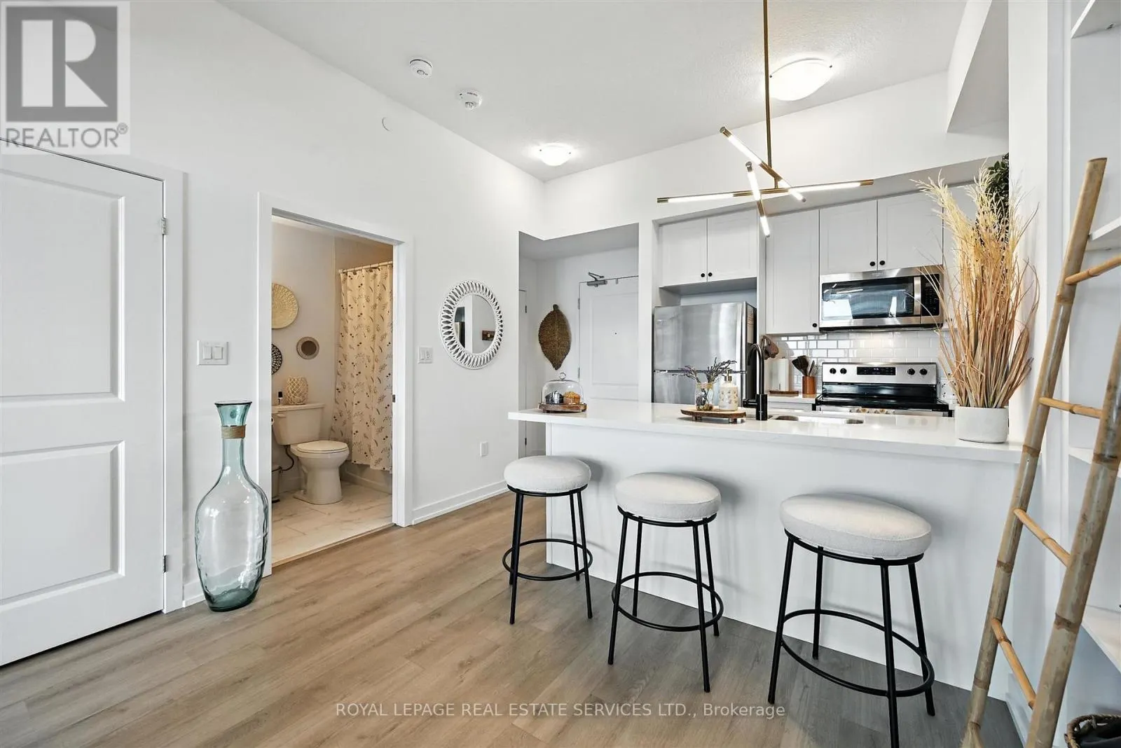 1204 - 460 DUNDAS STREET E