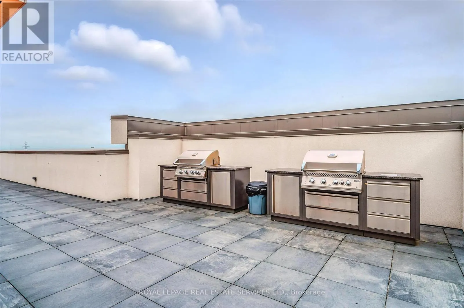 1204 - 460 DUNDAS STREET E