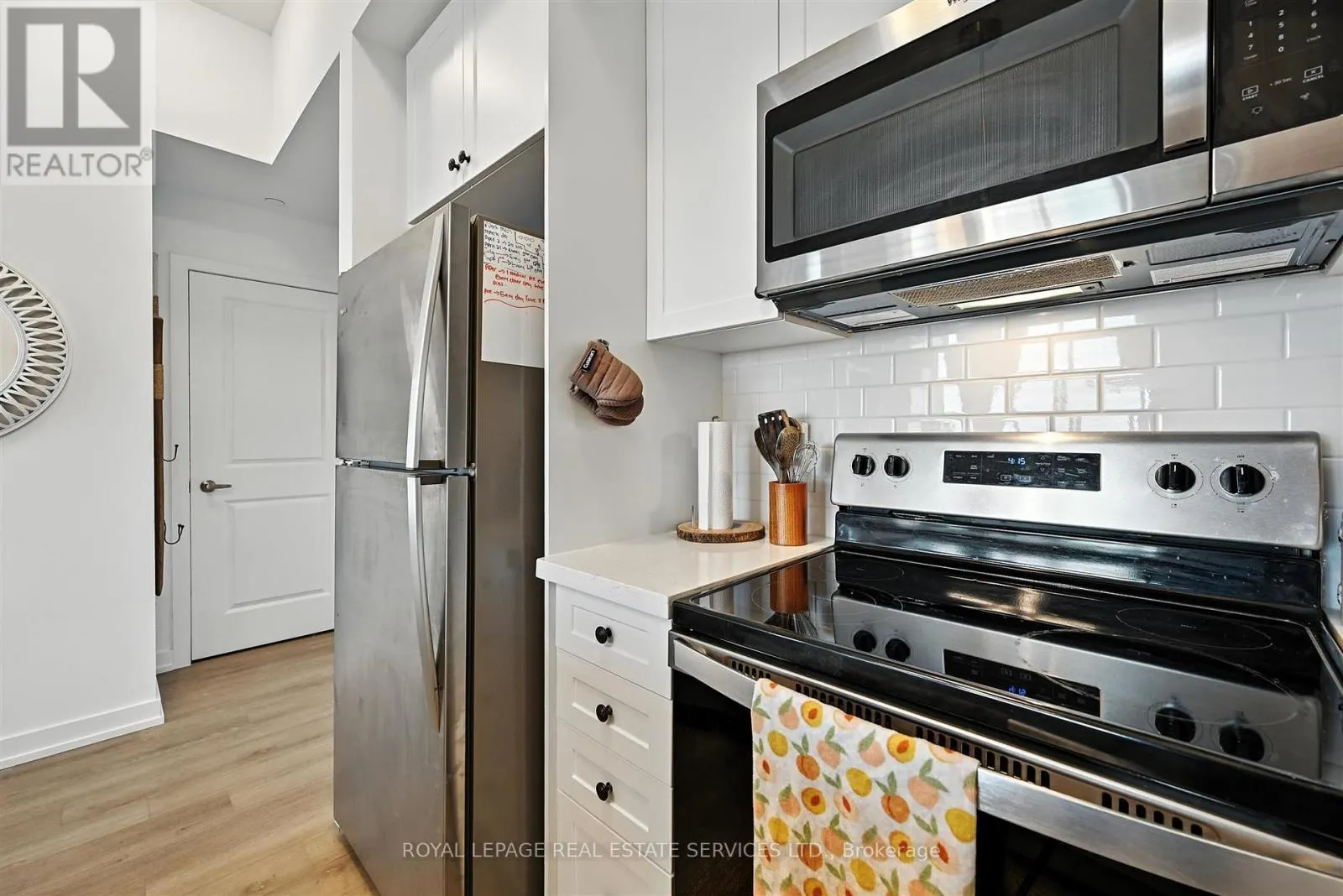 1204 - 460 DUNDAS STREET E