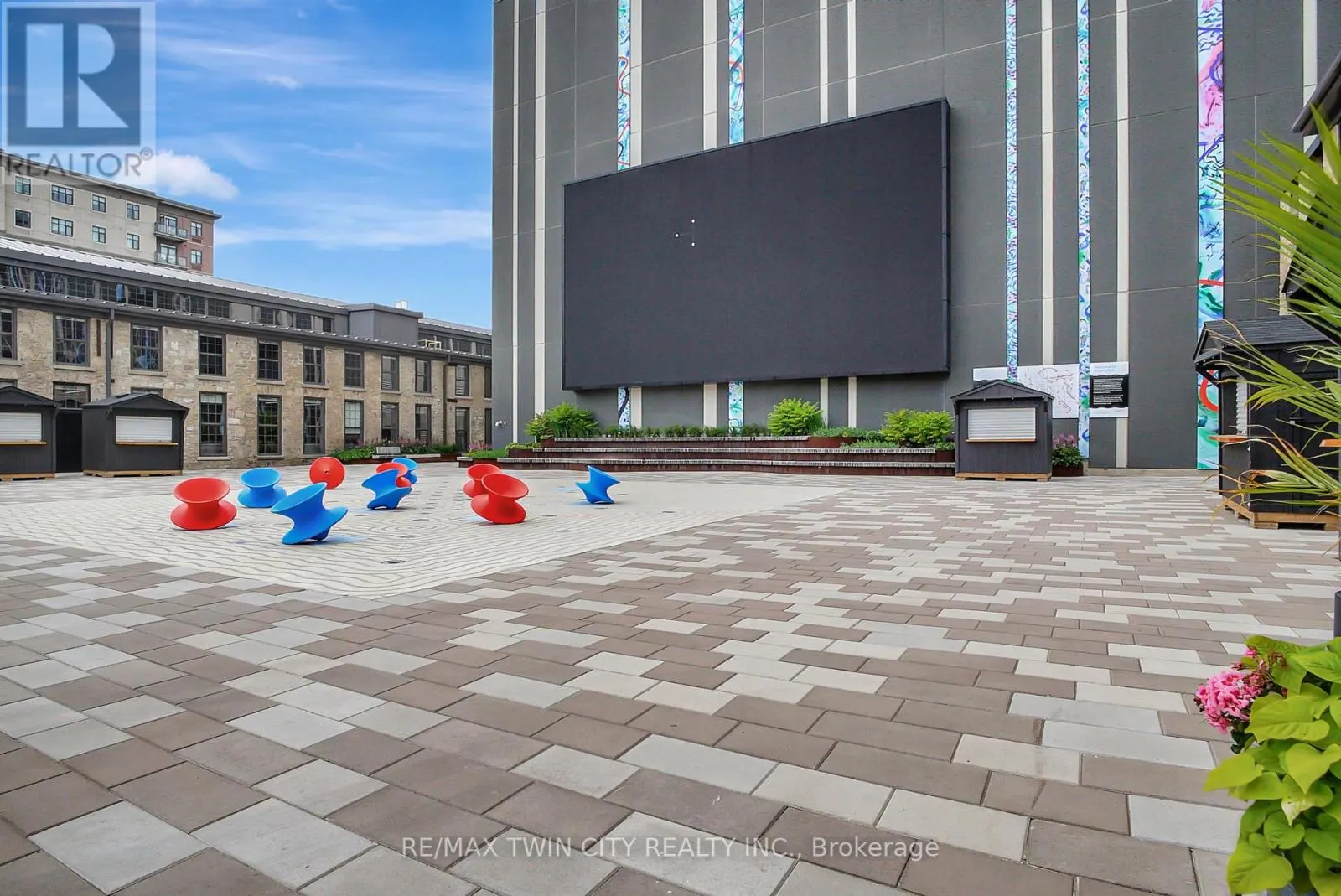 1712 - 50 GRAND AVENUE S