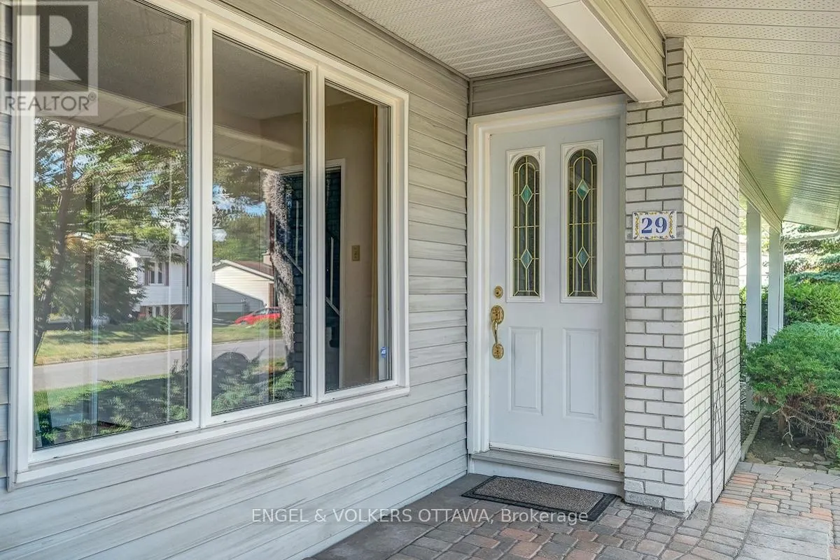 29 QUALICUM STREET