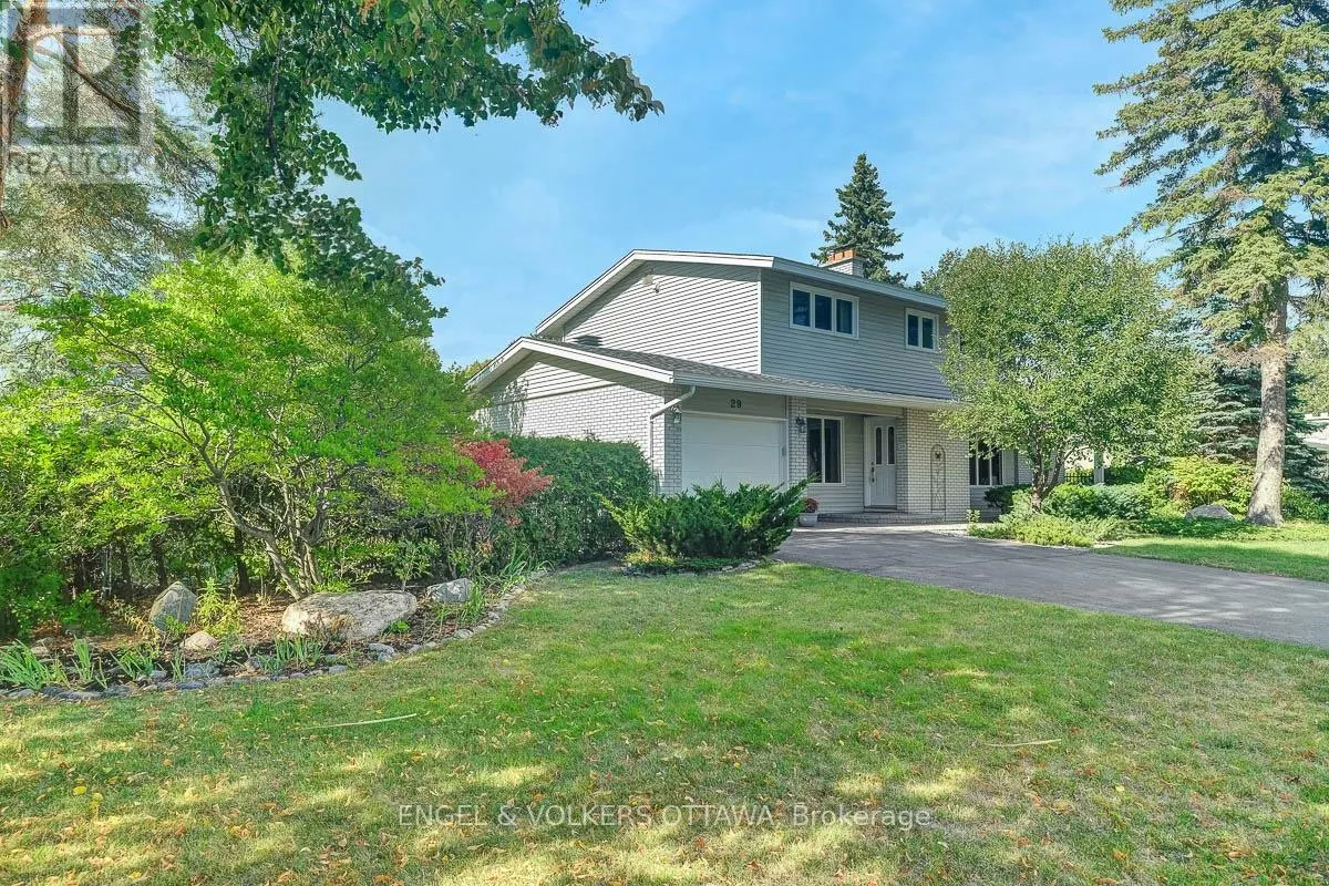 29 QUALICUM STREET