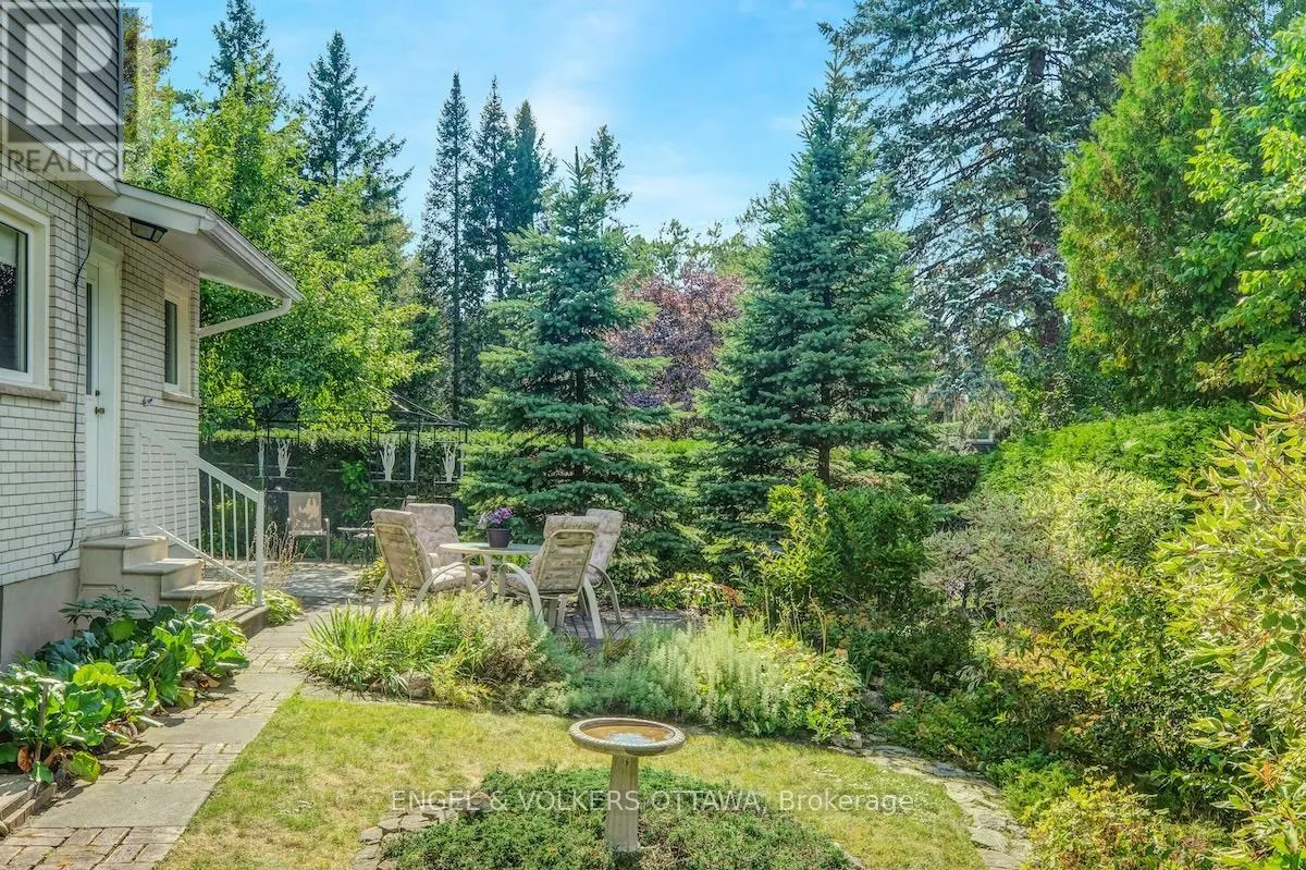 29 QUALICUM STREET