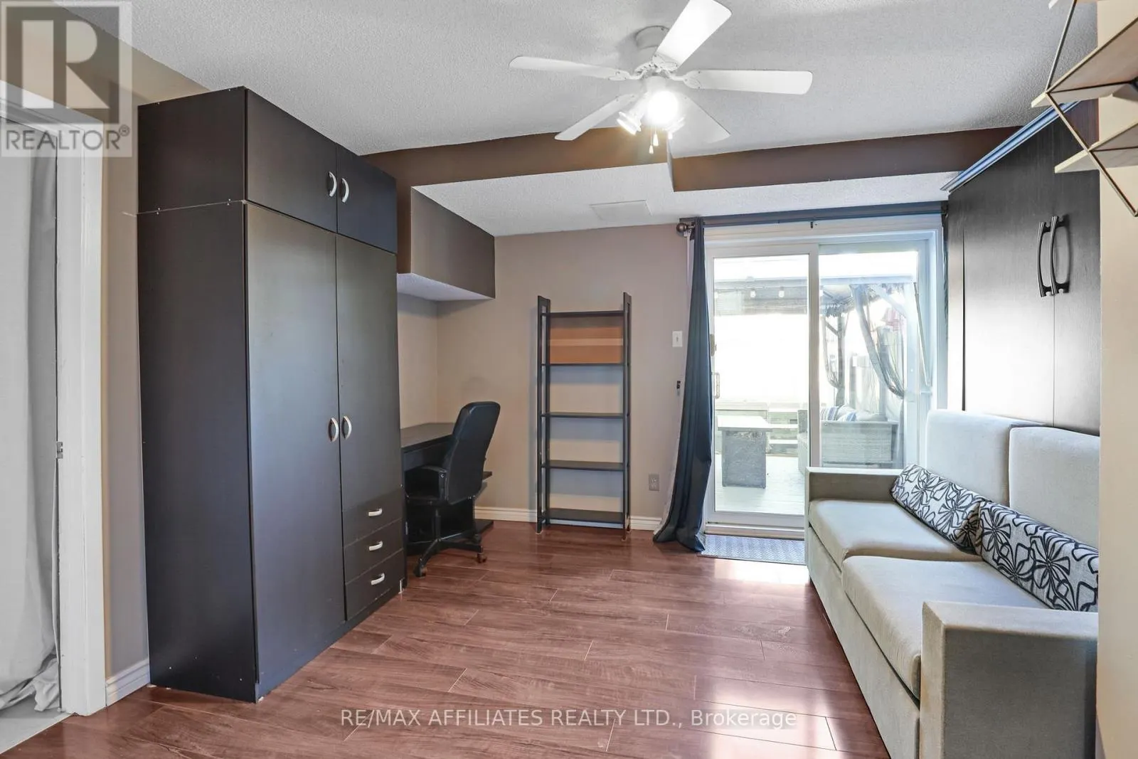22 CASTLEGREEN PRIVATE