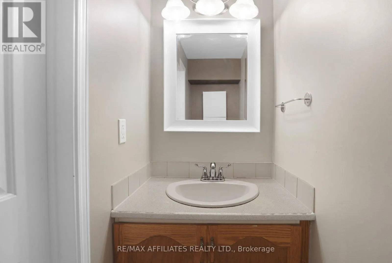 22 CASTLEGREEN PRIVATE