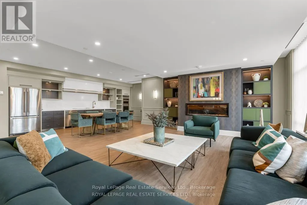 513 - 450 DUNDAS STREET E, #513