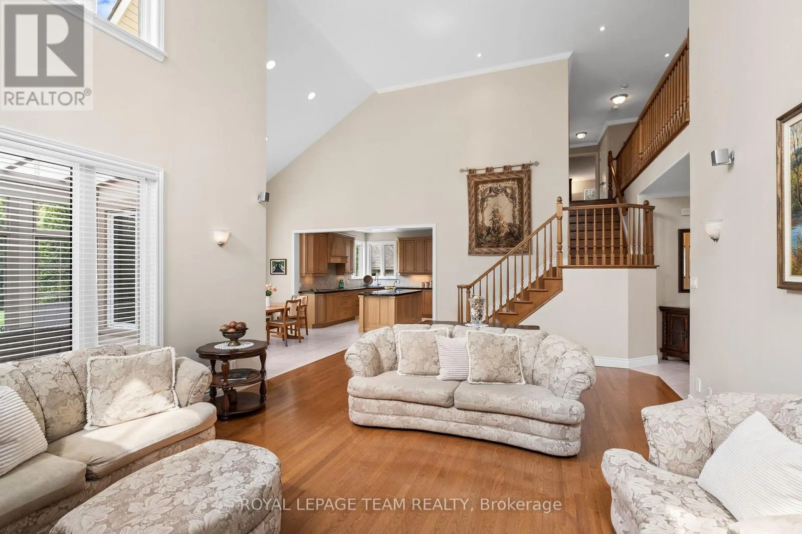 6005 EARLSCOURT CRESCENT