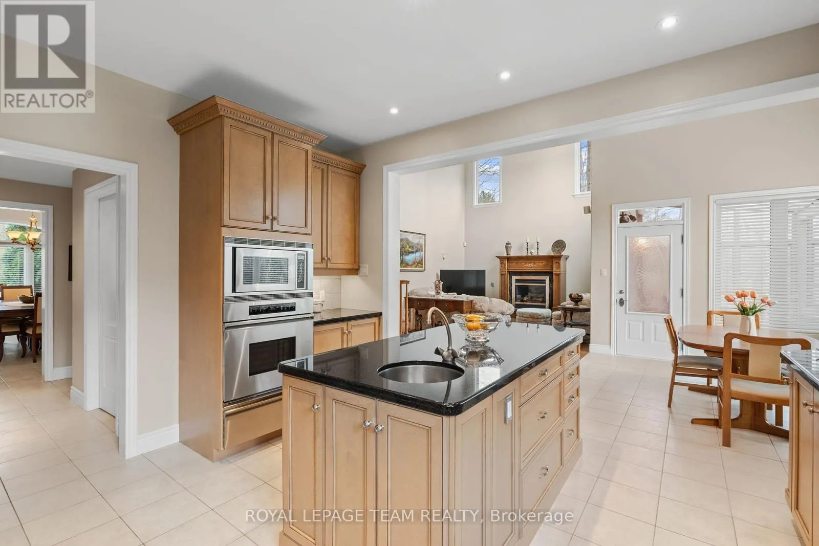 6005 EARLSCOURT CRESCENT