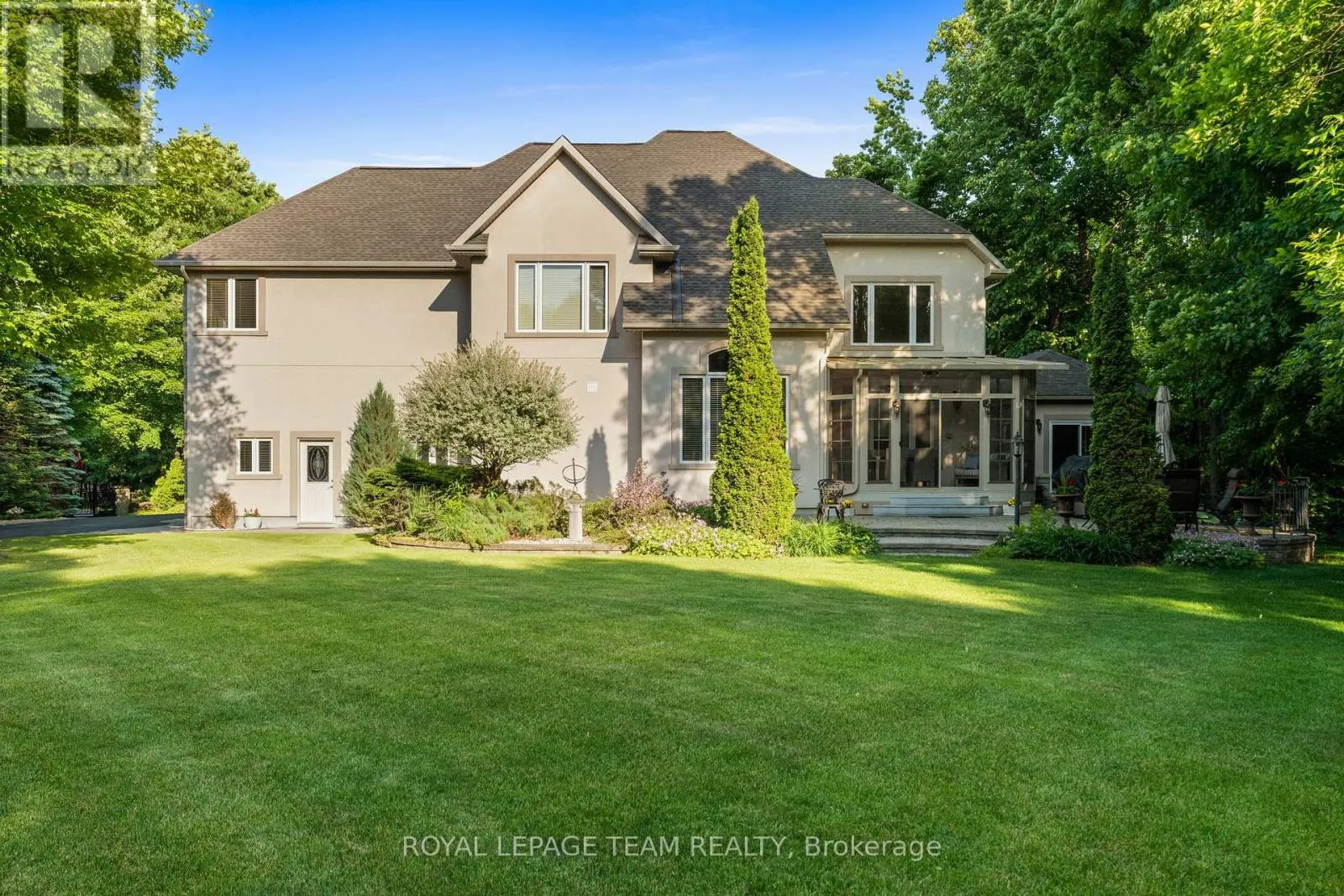 6005 EARLSCOURT CRESCENT