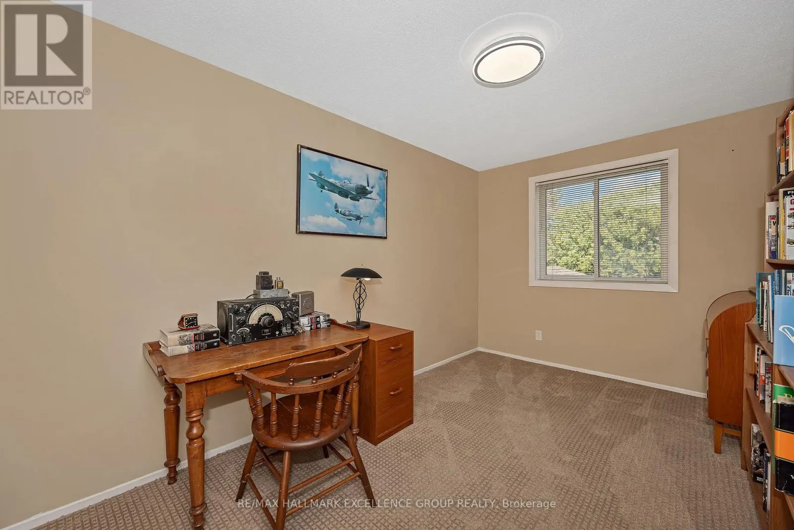 102F VALLEY STREAM DRIVE