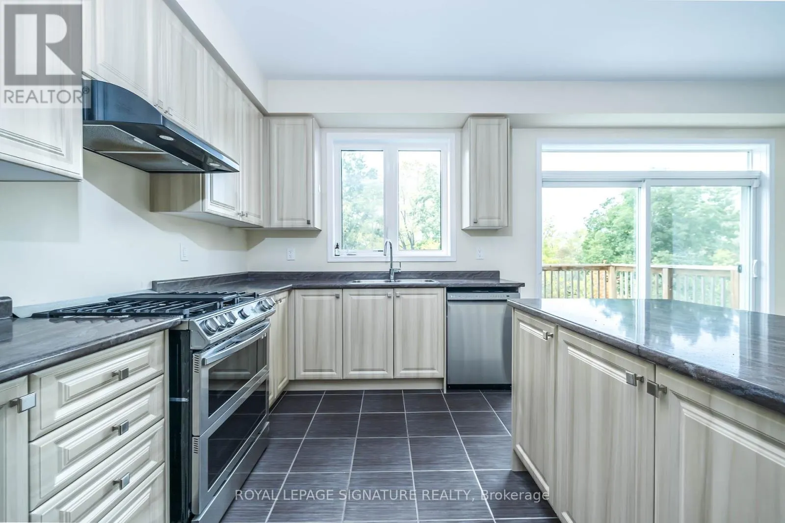 11 FLEMING CRESCENT