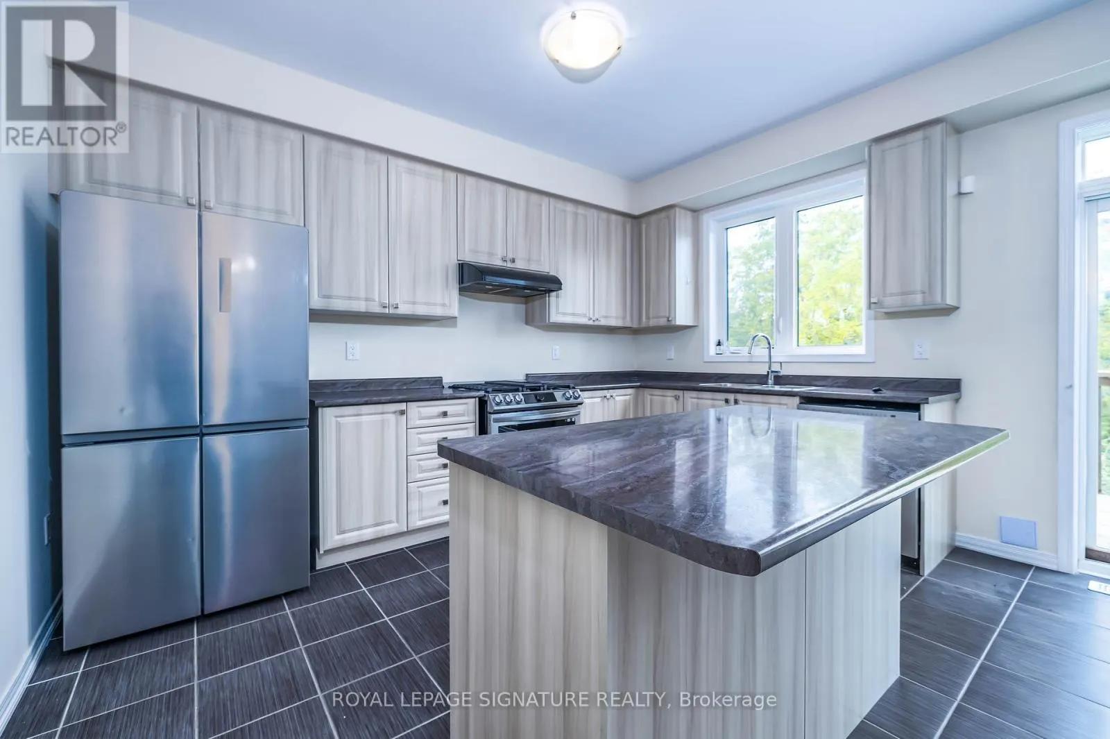 11 FLEMING CRESCENT