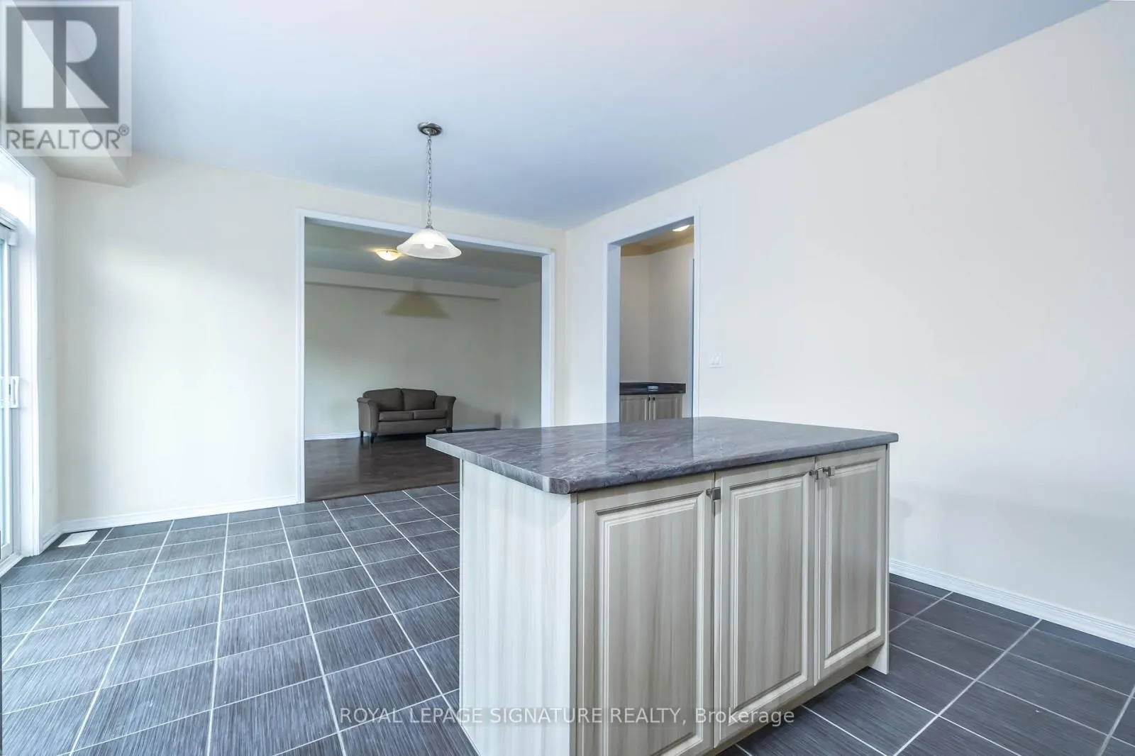 11 FLEMING CRESCENT
