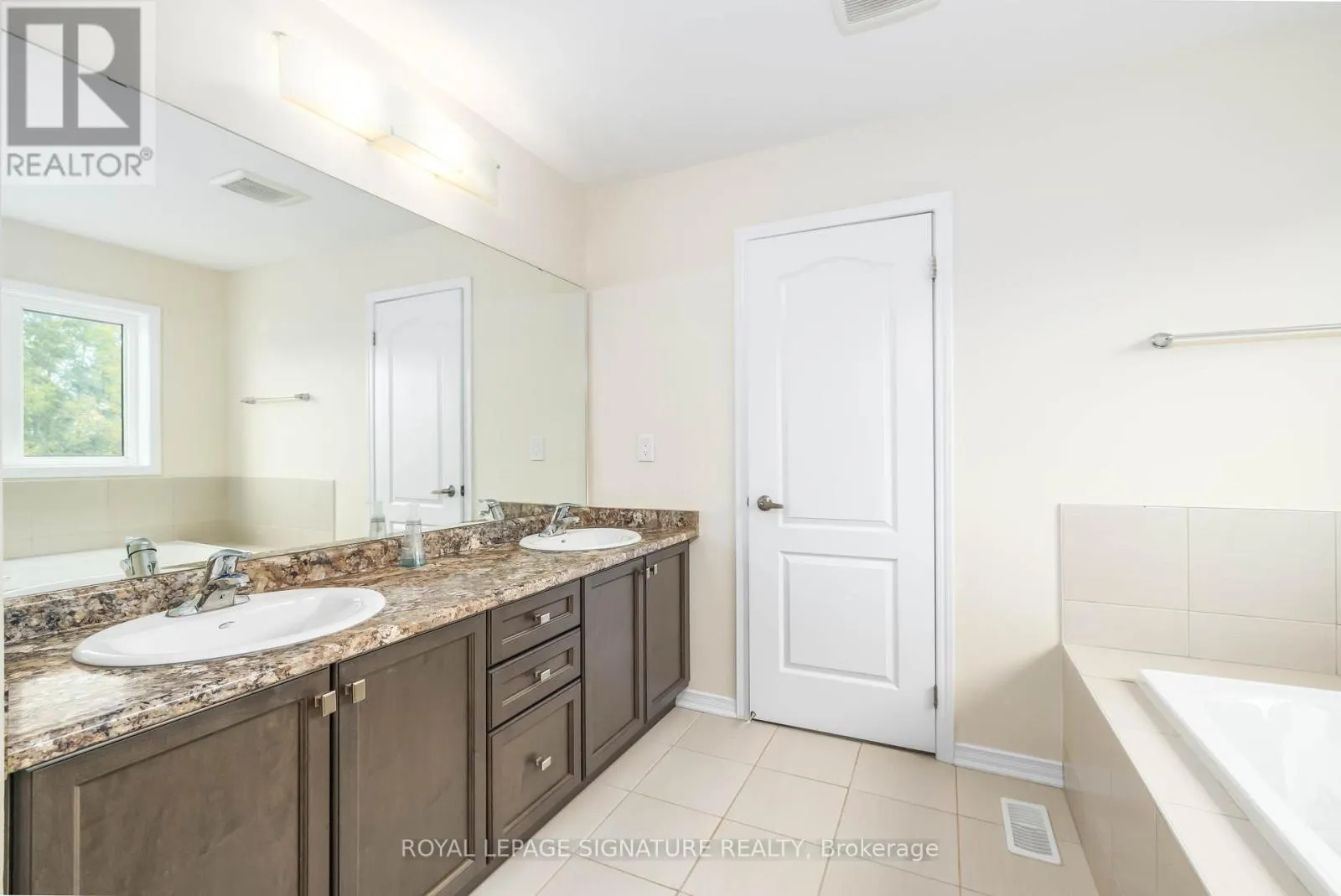 11 FLEMING CRESCENT