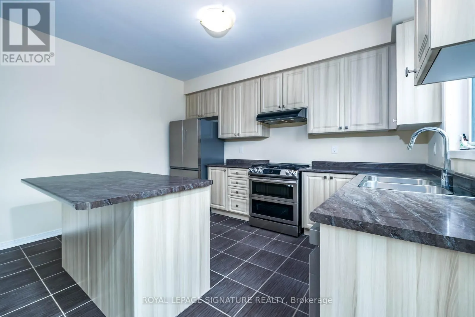 11 FLEMING CRESCENT