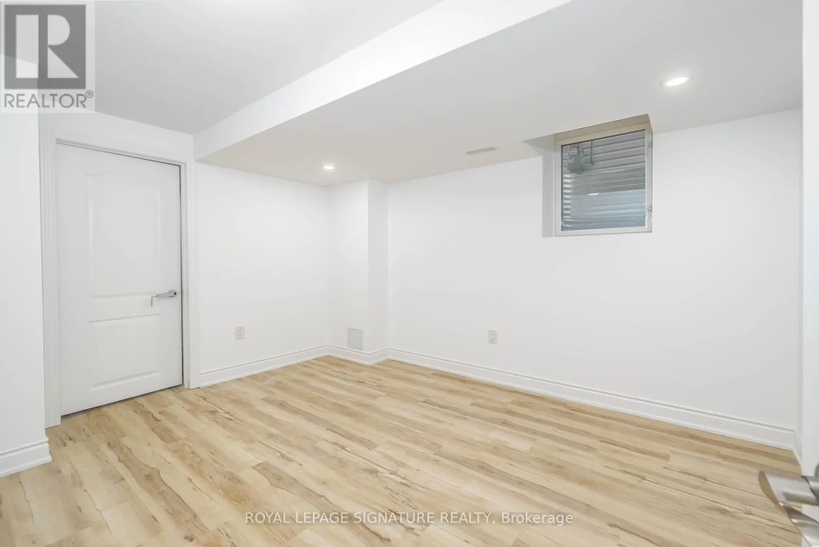 11 FLEMING CRESCENT