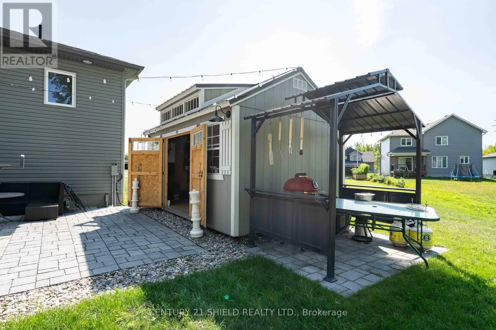 1108 NICOLAS DRIVE W