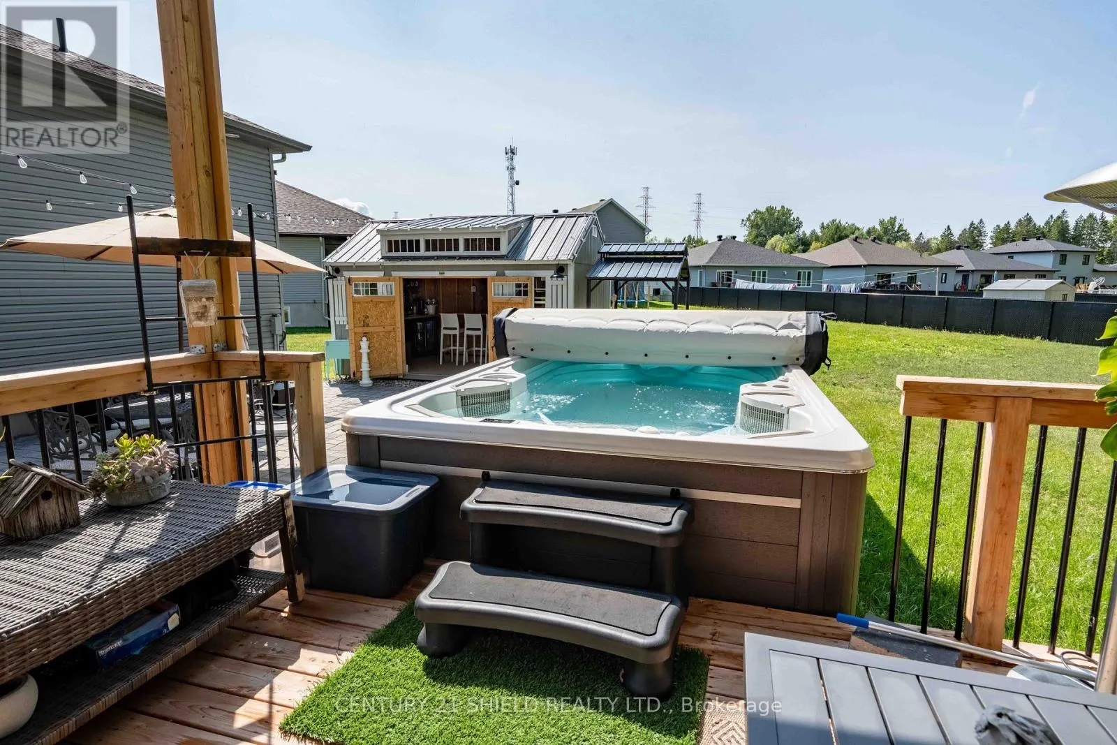 1108 NICOLAS DRIVE W