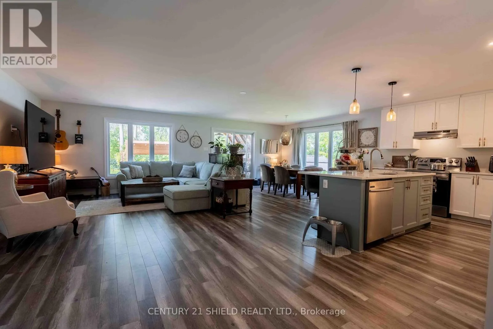 1108 NICOLAS DRIVE W