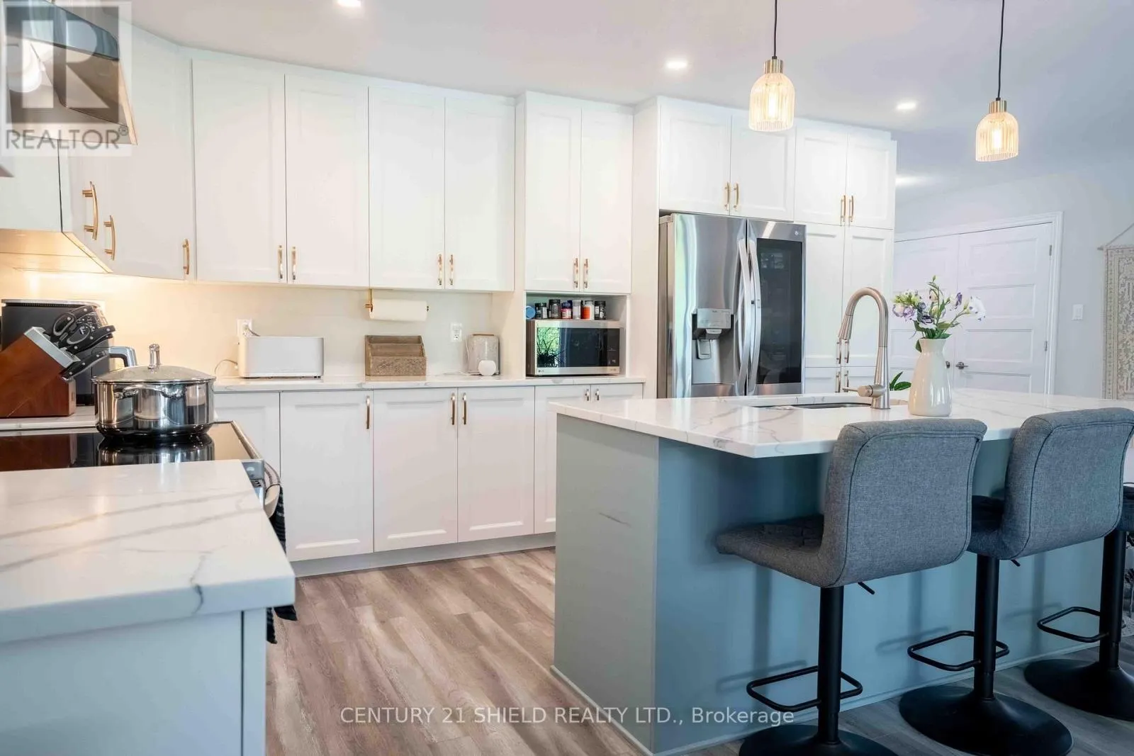 1108 NICOLAS DRIVE W