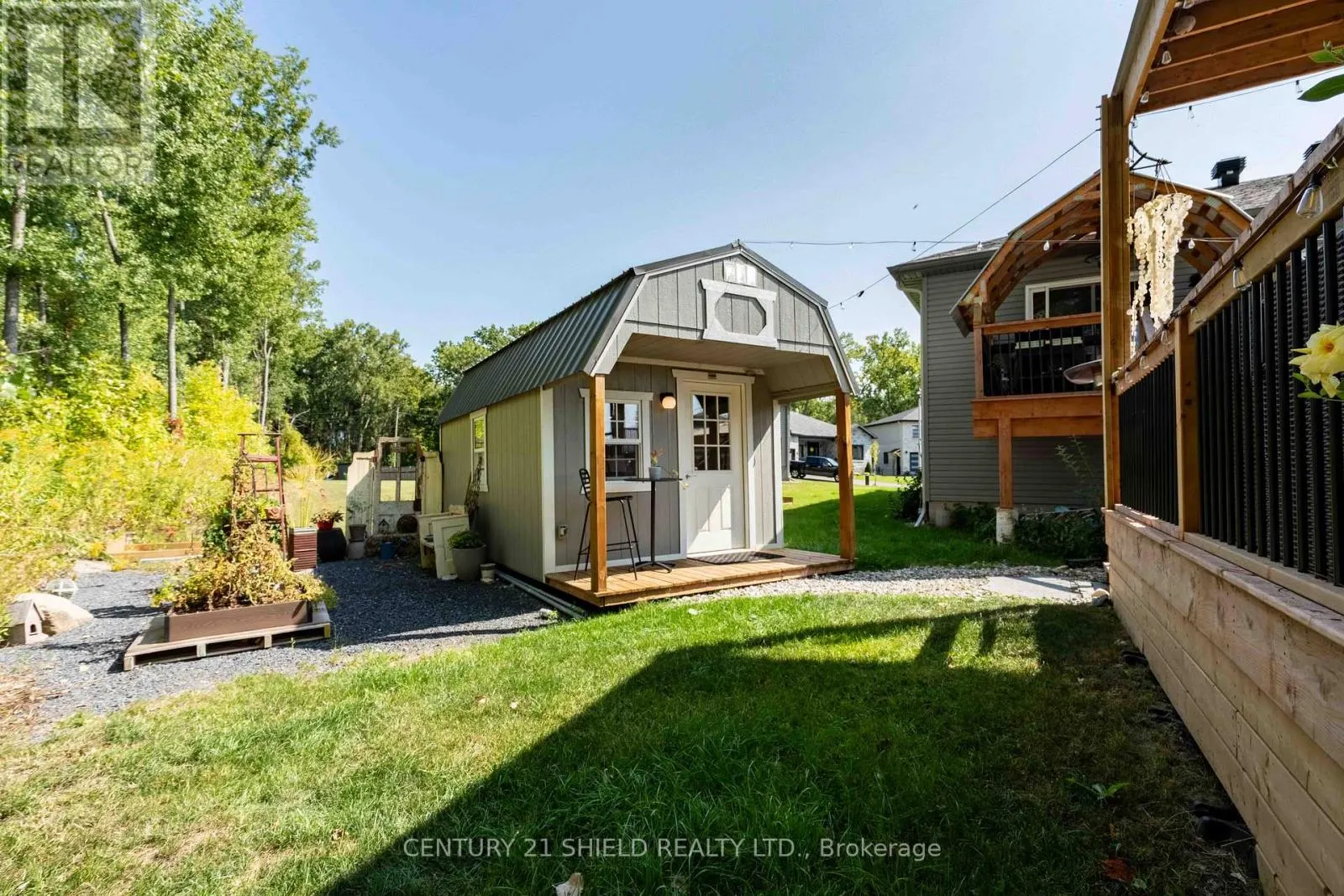 1108 NICOLAS DRIVE W