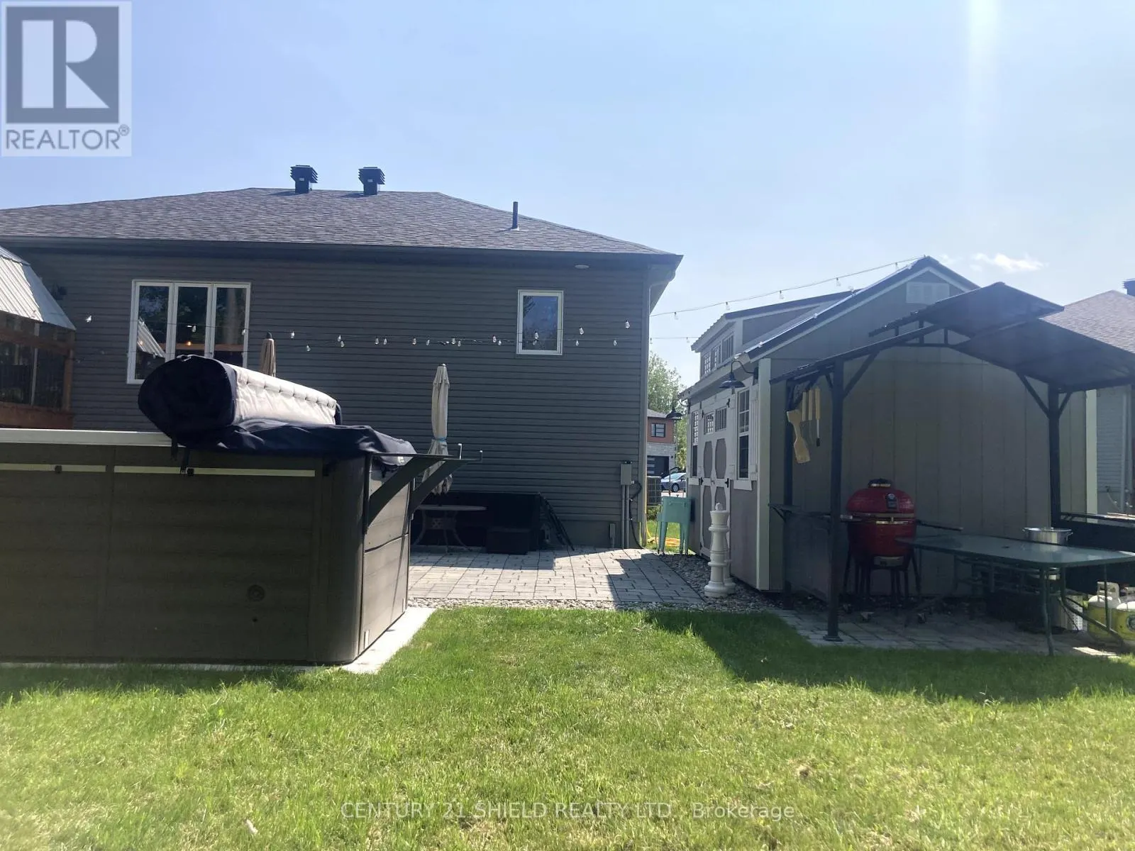1108 NICOLAS DRIVE W