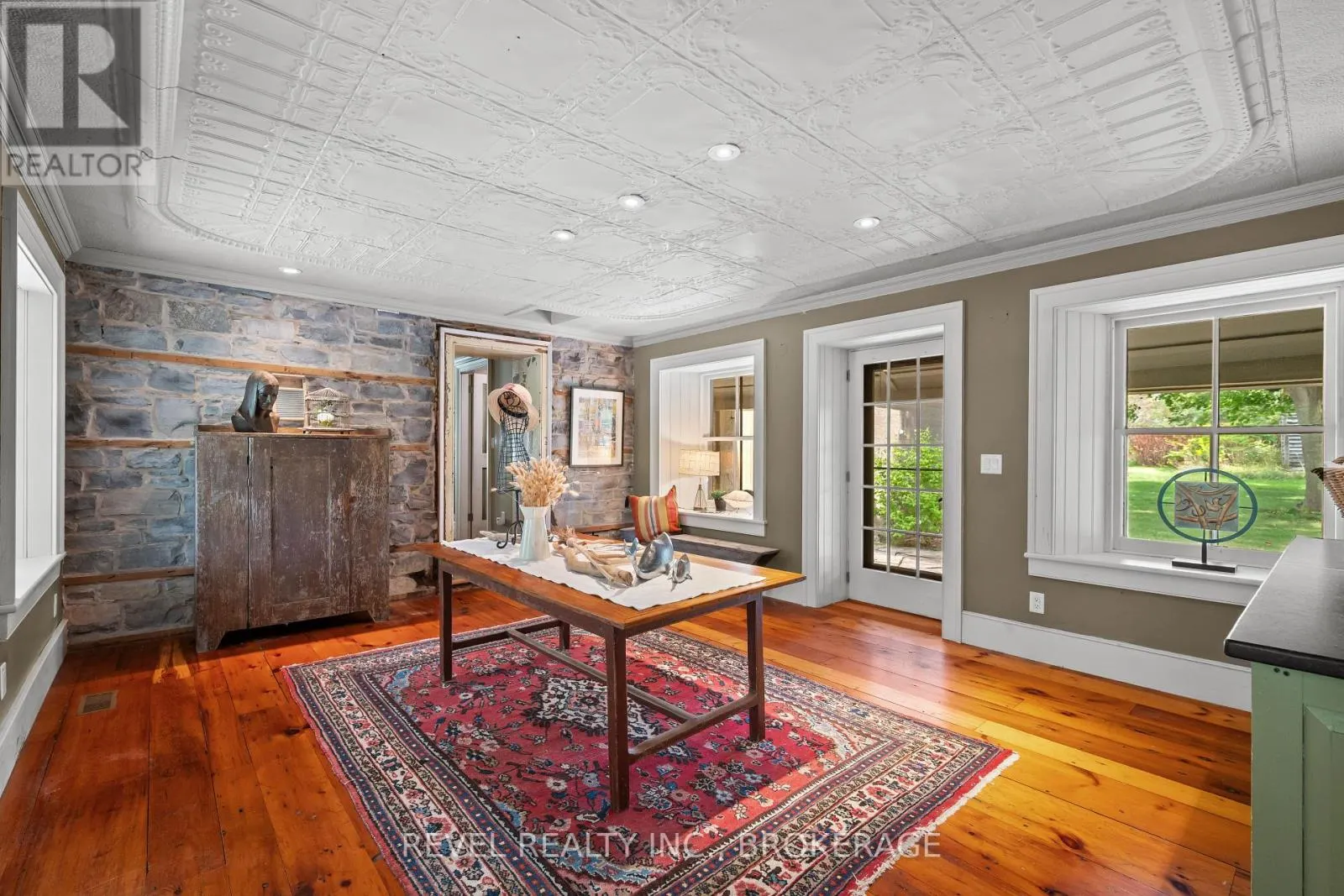 4247 HENDERSON ROAD