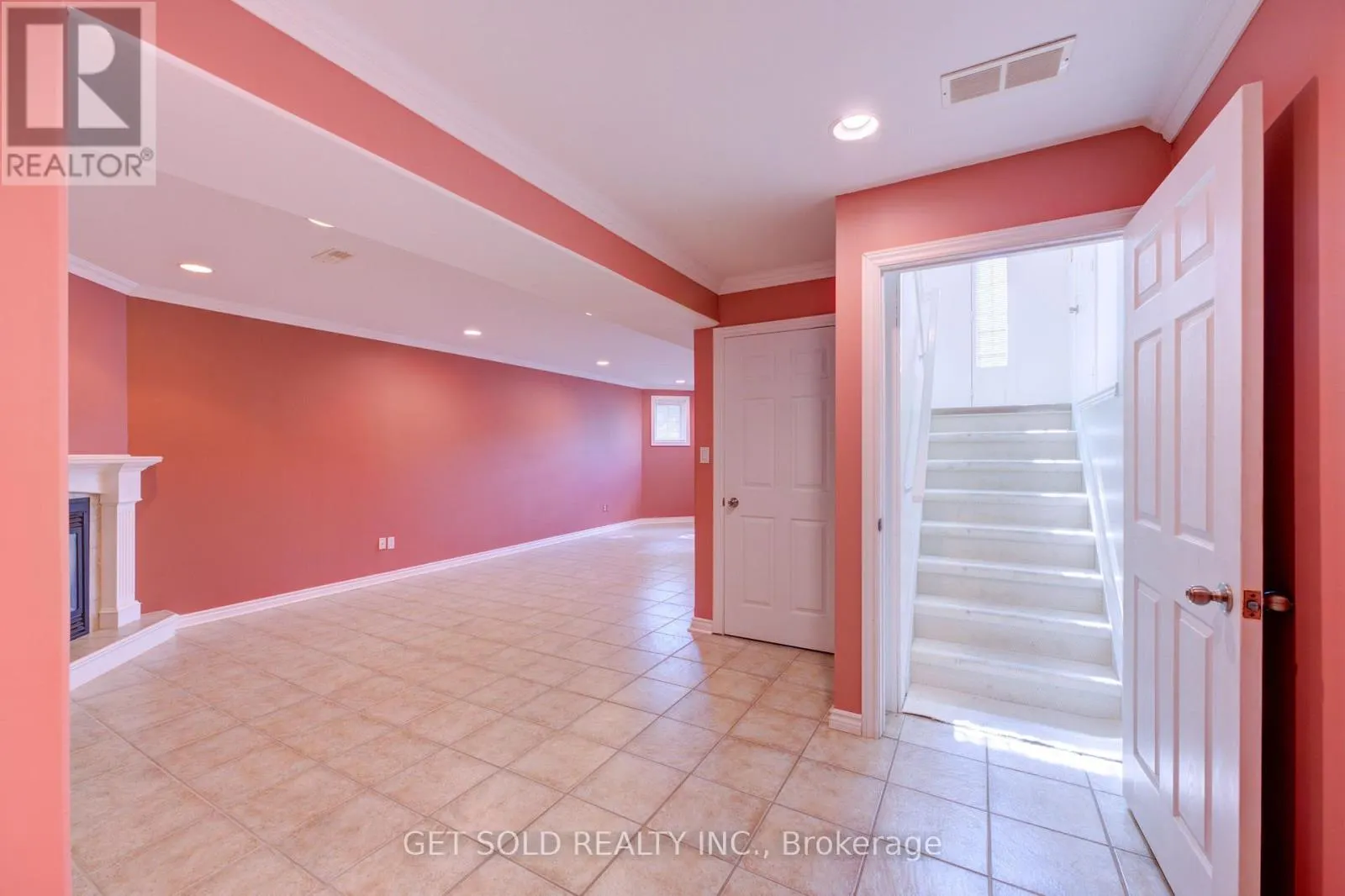 40 JO WHITNEY COURT
