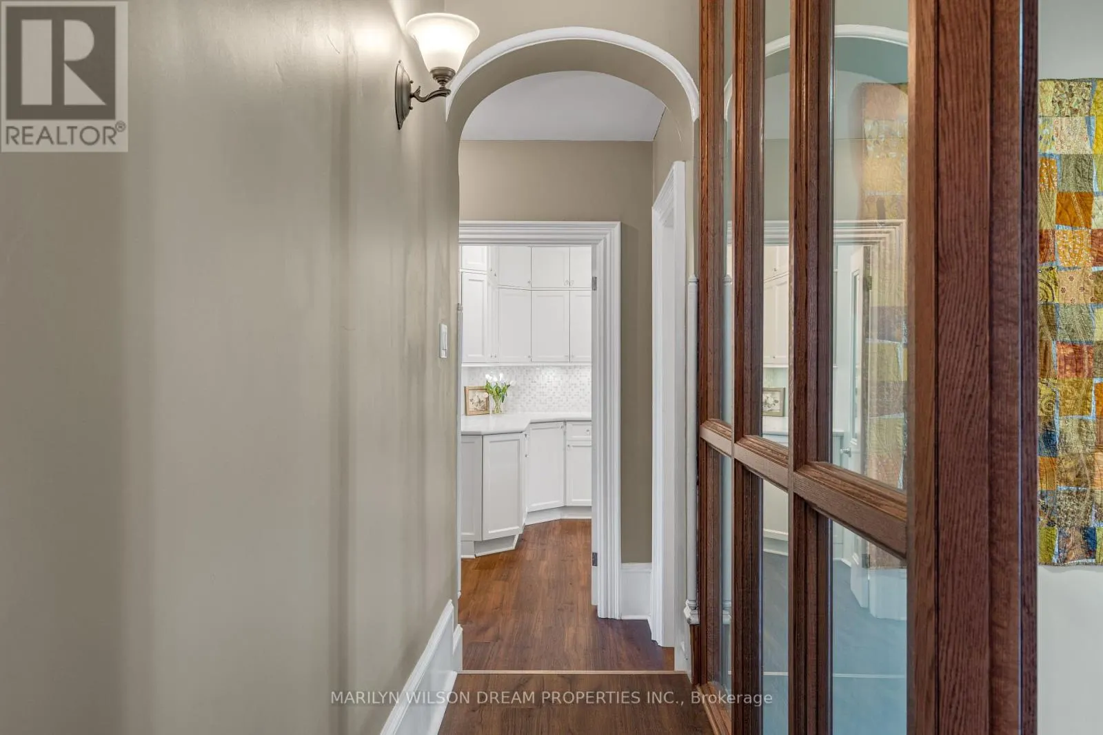 24 LAKE AVENUE W