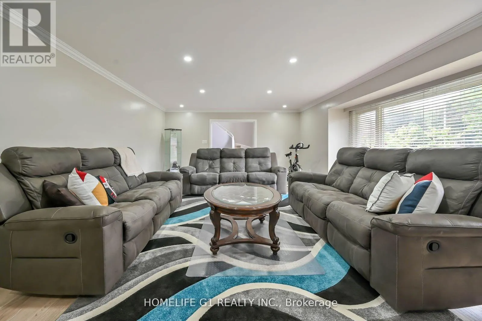 10 DOUGLAS PLACE