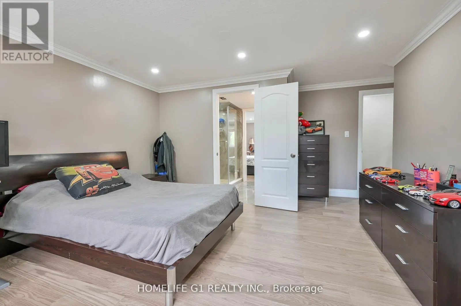 10 DOUGLAS PLACE