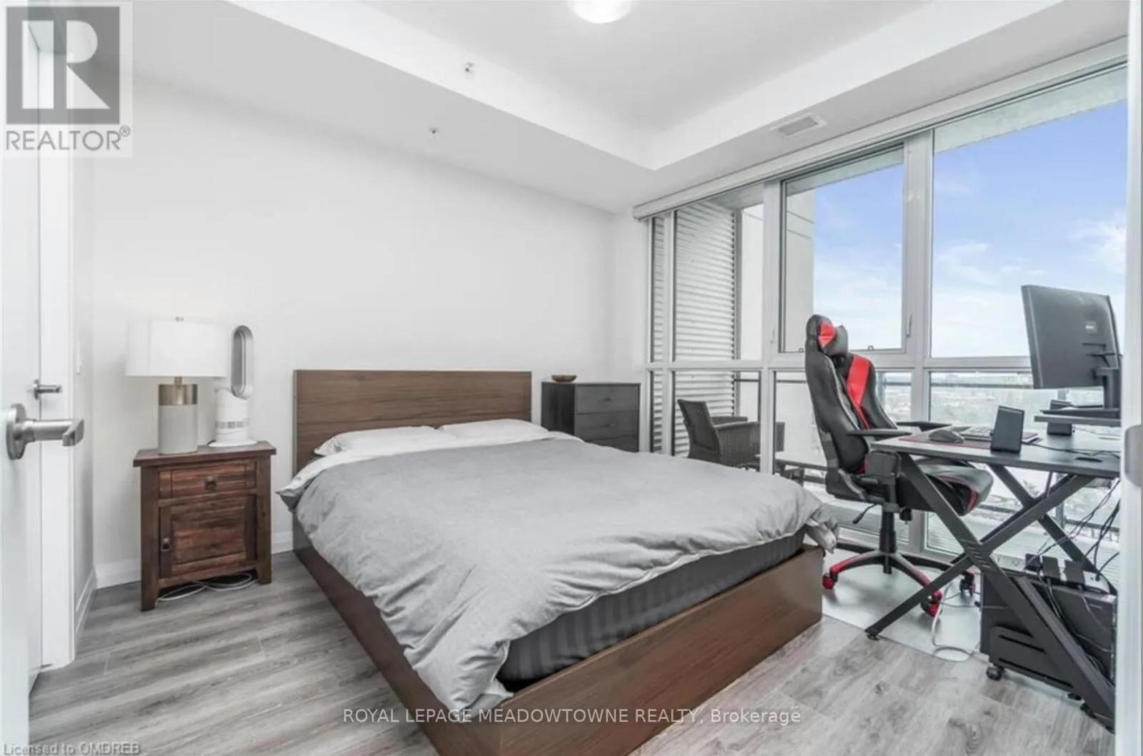 1206 - 60 CHARLES STREET W
